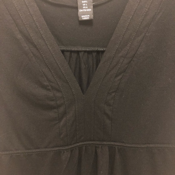 H&M Black Top - Large - V-neck - Tie Back - Picture 5 of 8